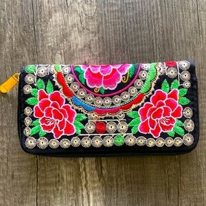 MEXICAN Floral embroidered woman’s wallet